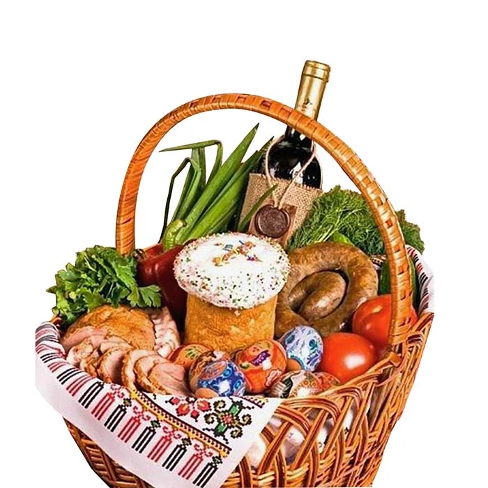 Користуйтеся великоднім кошиком з пасками та яйцями.